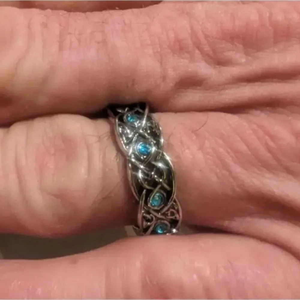 Unisex Silver Celtic Knot wolf Ring with Blue Accents sz 6